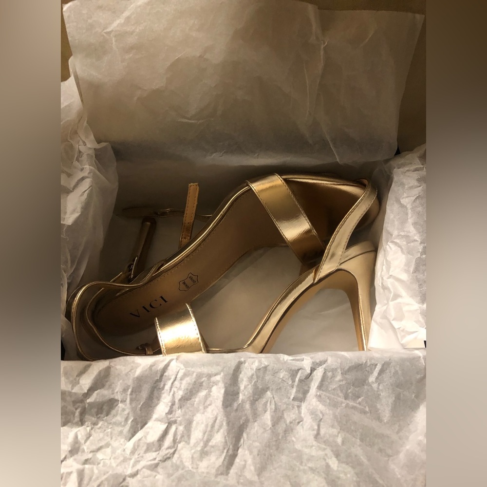 Pretty Metallic Heels size 9